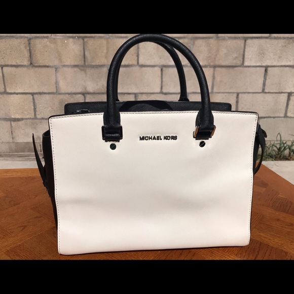 Michael Kors Handbags - Michael Kors Two-Tone Black & White Tote